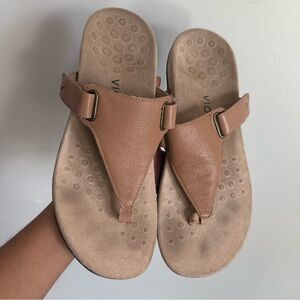 Womens Vionic Wanda Toe Post Sandal Macaroon